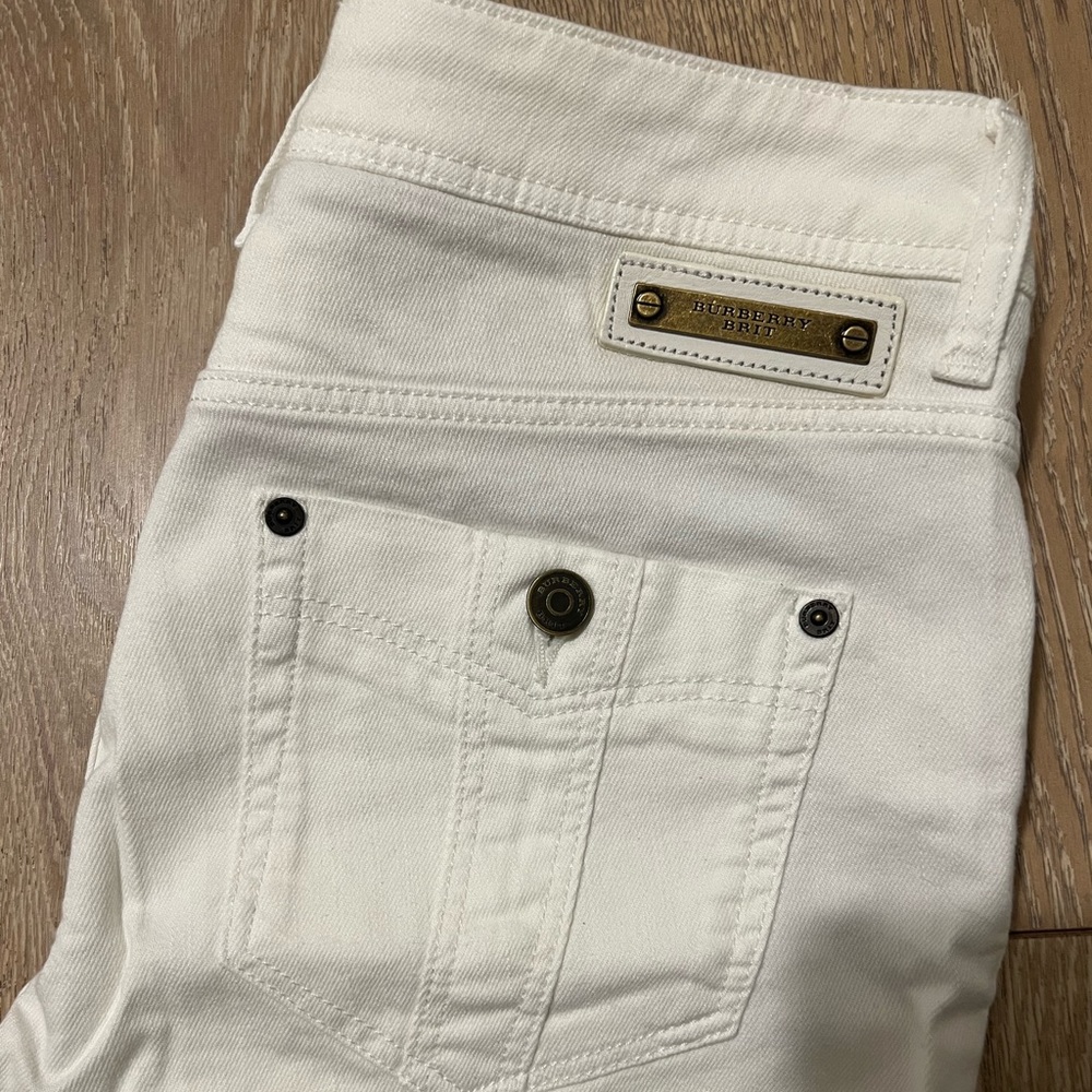 Burberry Buckingham White Capri Denim Pants